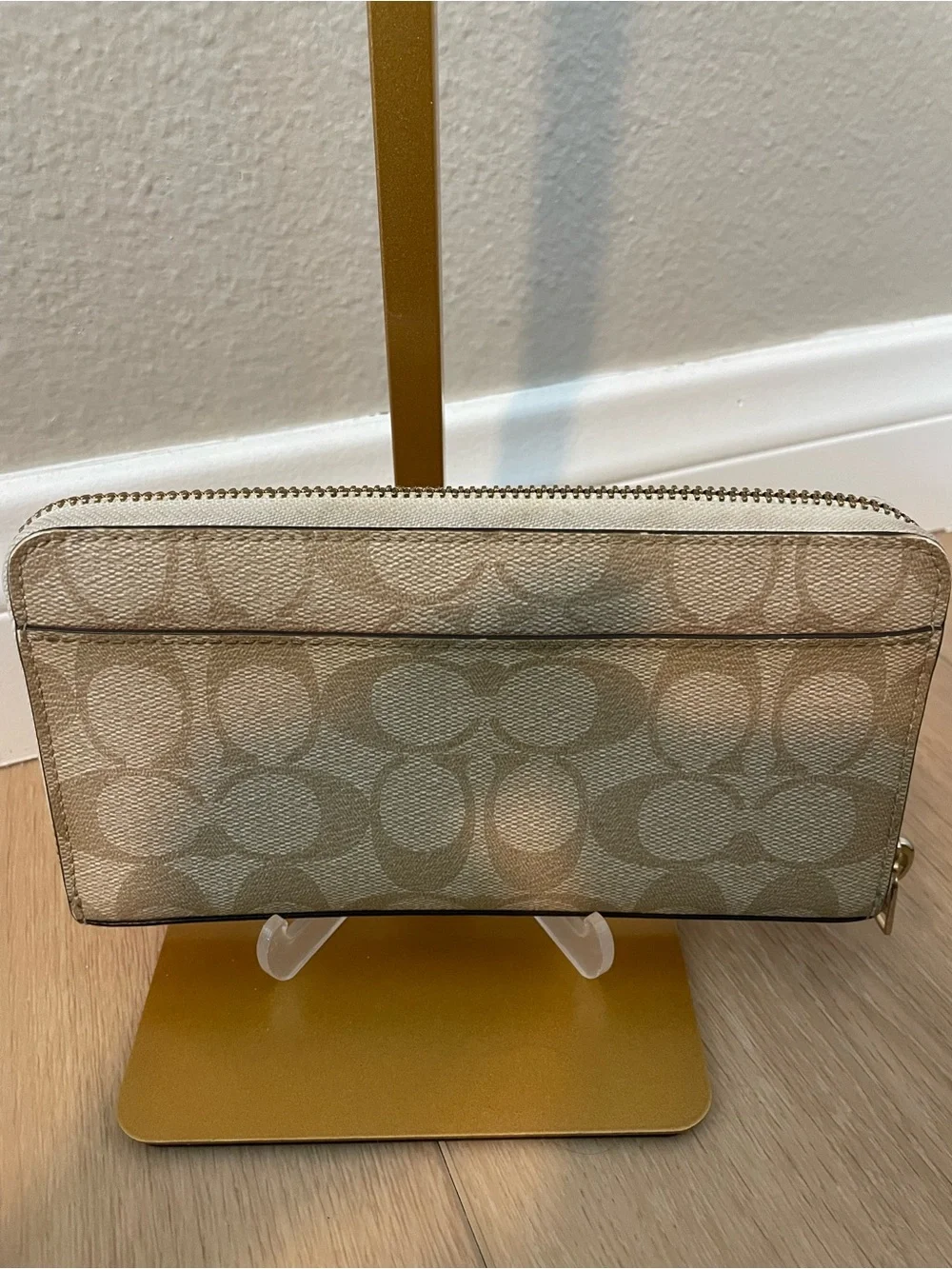 Coach beautiful signature